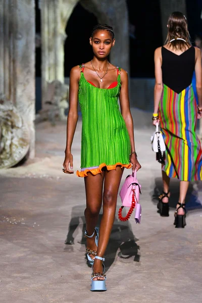 Look 23
